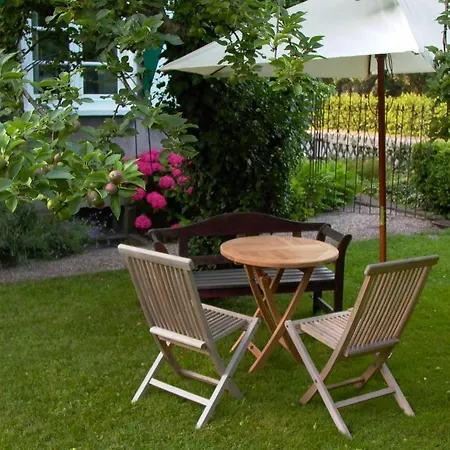 Altes Landhaus am Park (Bed&Breakfast)-2